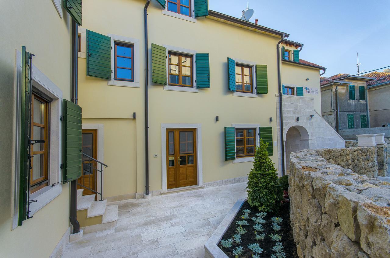 Auberge de jeunesse Dvor